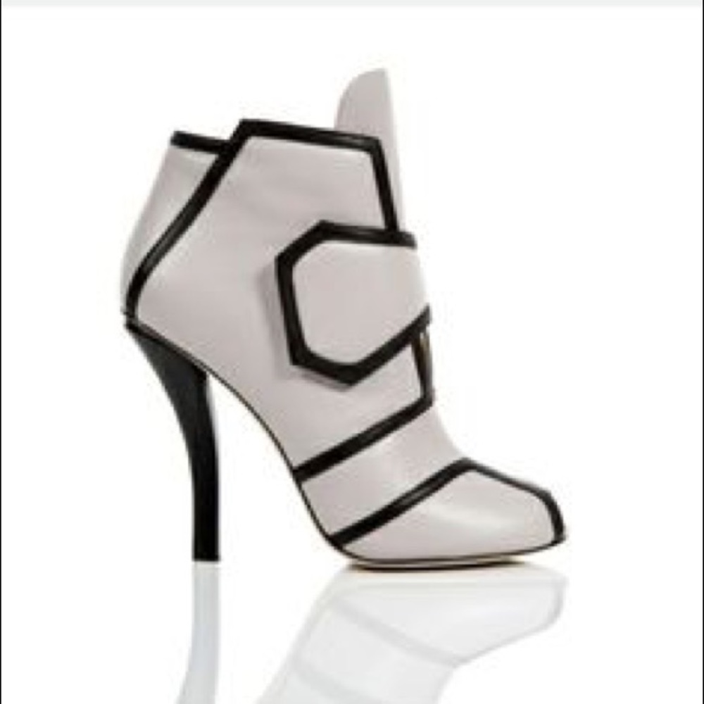 Ask Alice - Troubadour Peep Toe Bootie